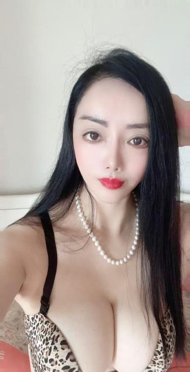 大奶肥臀御姐