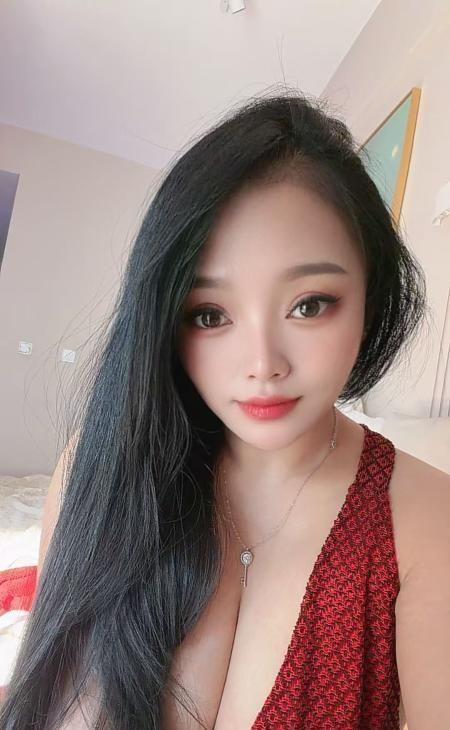 体验轮流上阵大胸妹