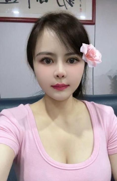 大奶榨汁少妇
