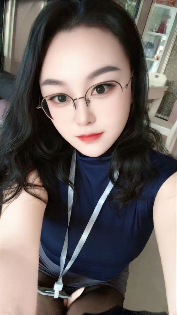 西宁性感眼镜荡妇