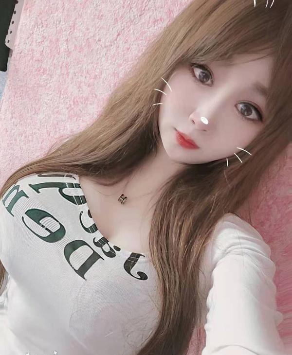 童颜巨乳妹子兮兮