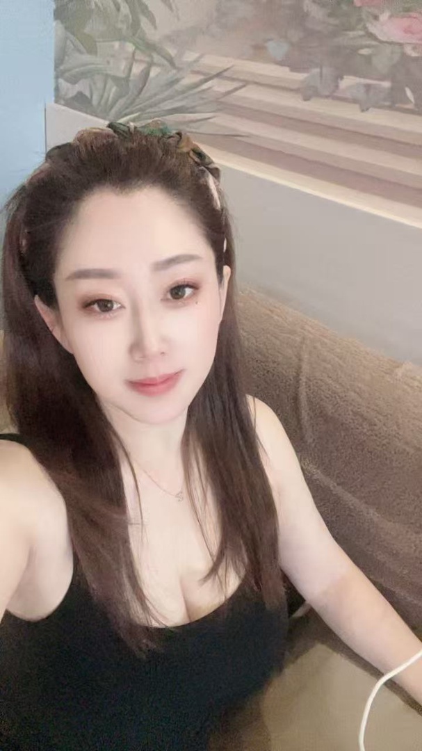 丰满姐姐懂男人