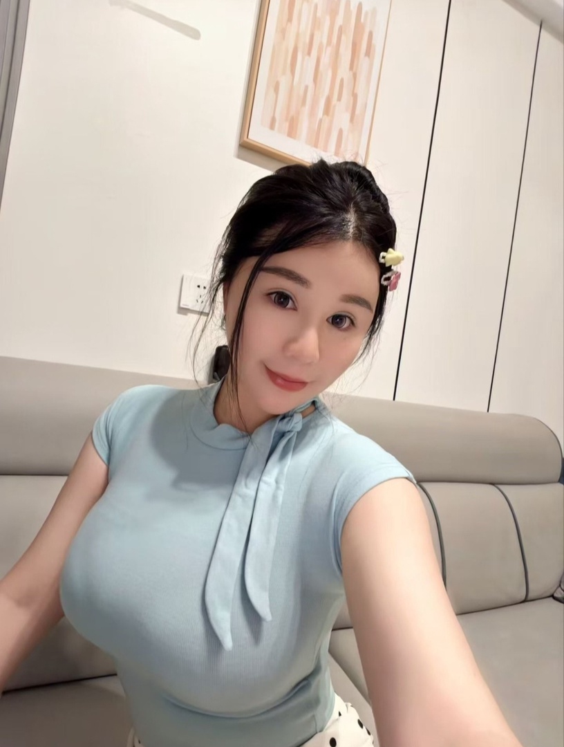 万润时光里大波妹