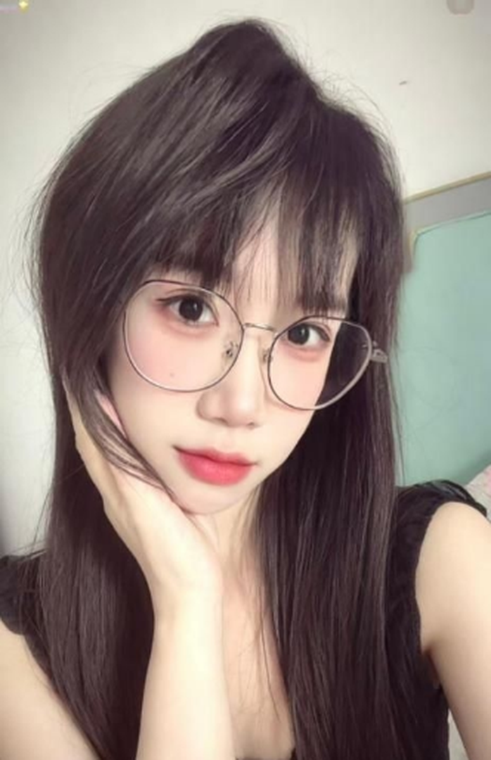 温柔眼镜风骚少妇