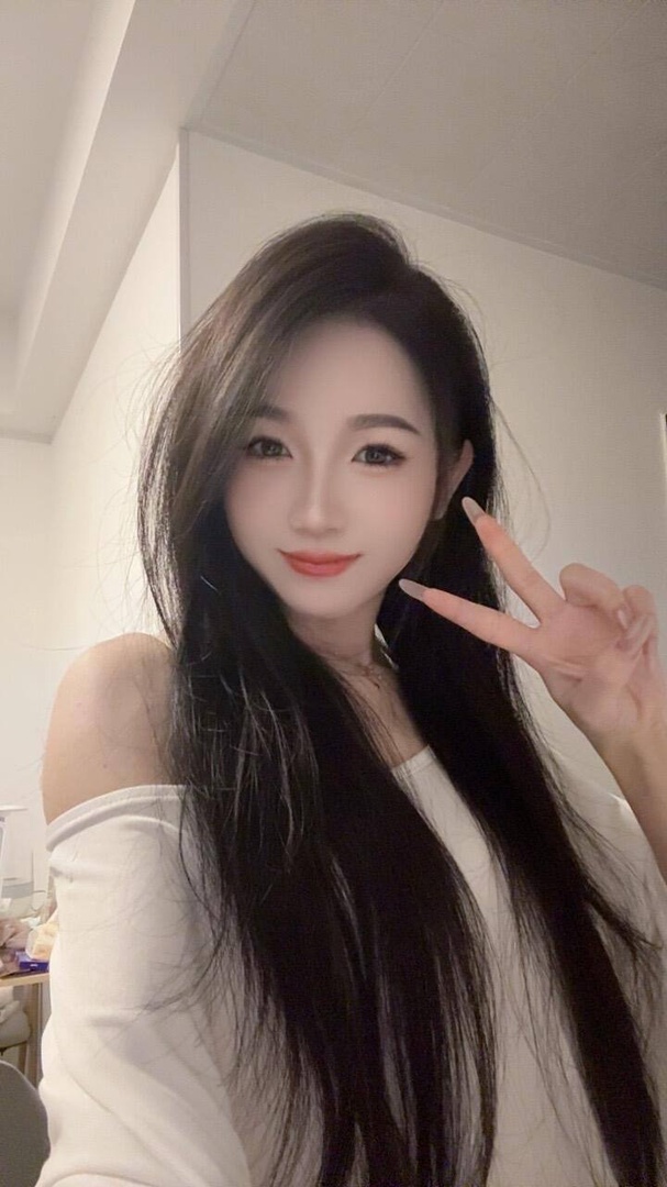 大奶翘臀骚妹子